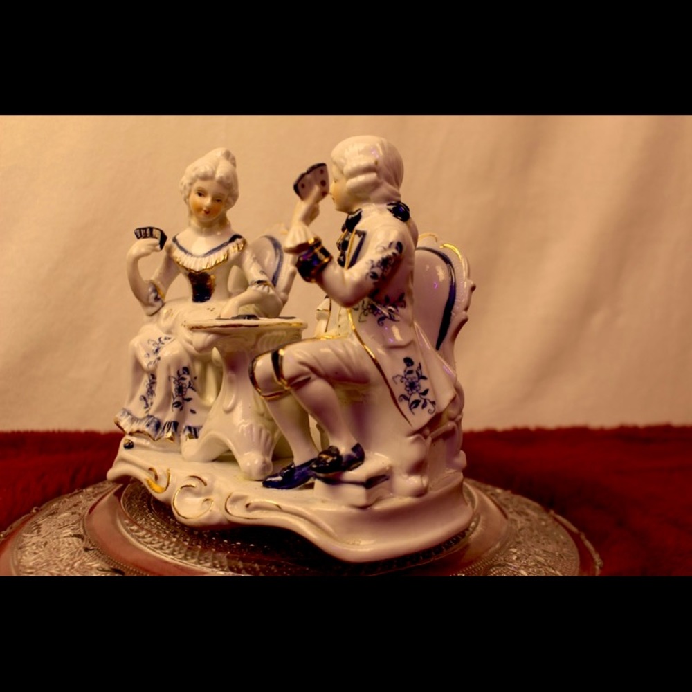 Martha and George Washington Playing Cards at Table Figurine